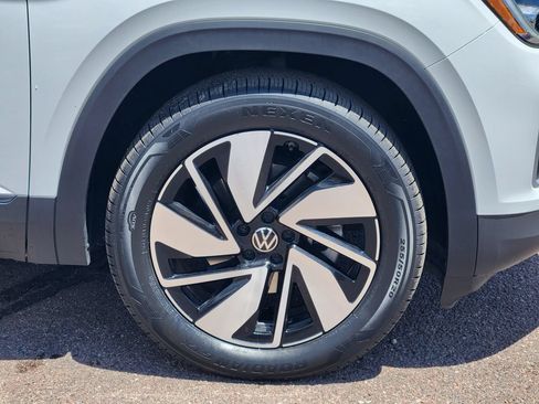 Used 2025 Volkswagen Atlas SE AWD/4WD image 30