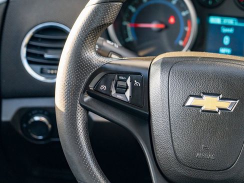 Used 2014 Chevrolet Cruze LT image 21