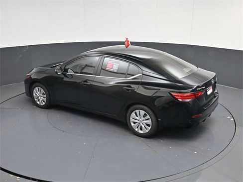 Used 2025 Nissan Sentra S image 43