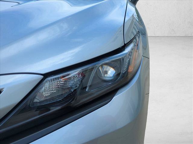 Used 2023 Toyota Camry SE FWD image 9