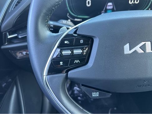 Used 2024 Kia Niro EX image 21