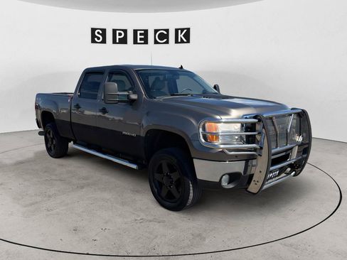 Used 2011 GMC Sierra 2500 SLT w/ SLT Convenience Package AWD/4WD image 3