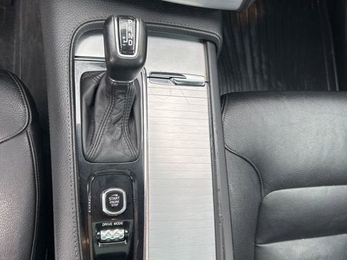 Used 2018 Volvo XC90 T6 Momentum w/ Protection Package Premier image 15