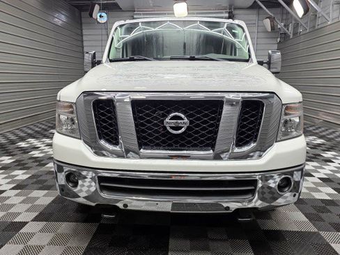 Used 2019 Nissan NV 3500 SL RWD image 4