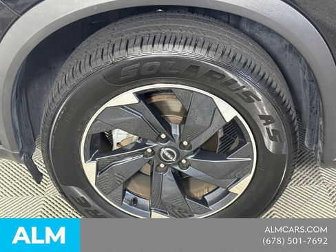 Used 2025 Nissan Rogue SV FWD image 15