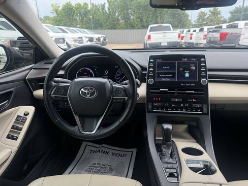 Used 2021 Toyota Avalon XLE FWD image 21