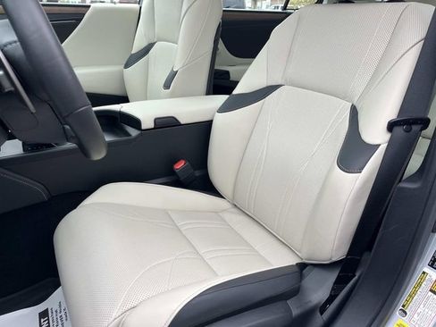 Used 2024 Lexus ES 300h w/ Technology Package image 33