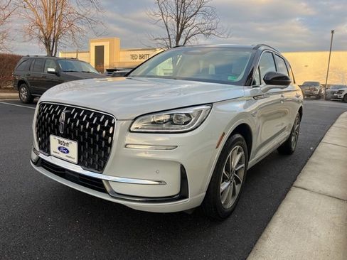 Used 2025 Lincoln Corsair Grand Touring w/ Equipment Group 302A image 3