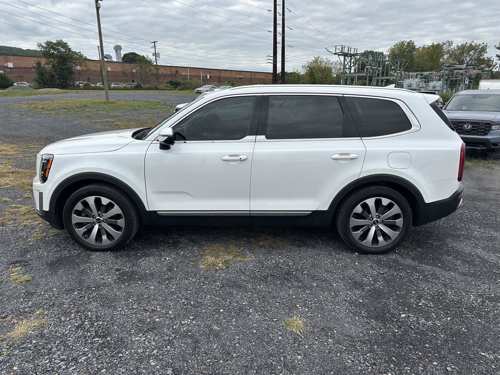 Used 2020 Kia Telluride EX w/ EX Premium Package AWD/4WD image 5