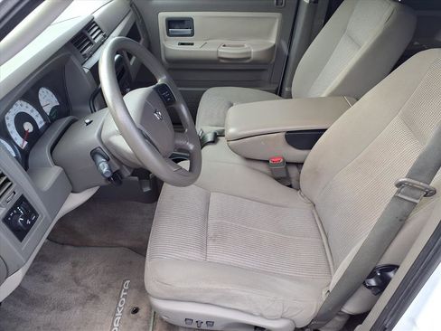 Used 2011 Dodge Dakota Big Horn image 9