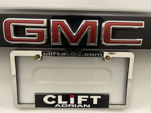 Used 2022 GMC Acadia SLE w/ Driver Convenience Package FWD image 23