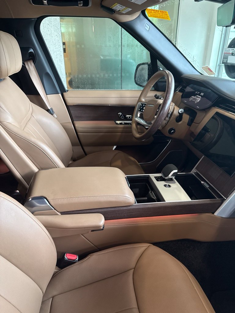 Used 2024 Land Rover Range Rover Autobiography AWD/4WD image 4
