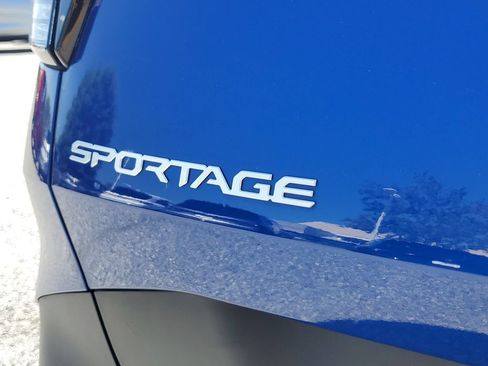Used 2024 Kia Sportage EX FWD image 9