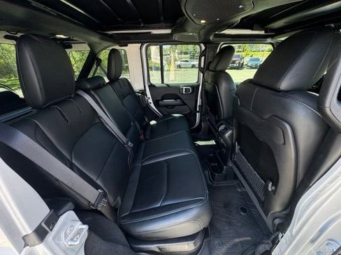 Used 2024 Jeep Wrangler High Altitude AWD/4WD image 14