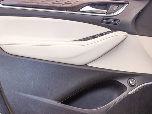 Used 2022 Buick Enclave Avenir w/ Avenir Technology Package image 25