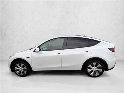 Used 2021 Tesla Model Y Long Range image 2