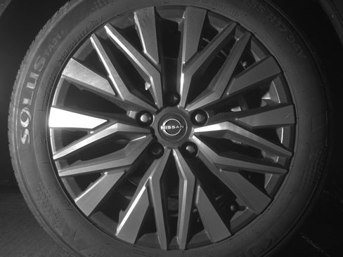 Used 2025 Nissan Altima 2.5 SV FWD image 13