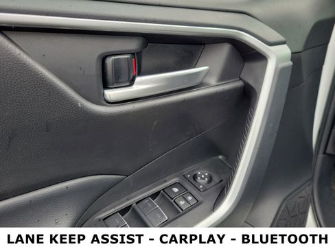 Used 2025 Toyota RAV4 XLE image 19