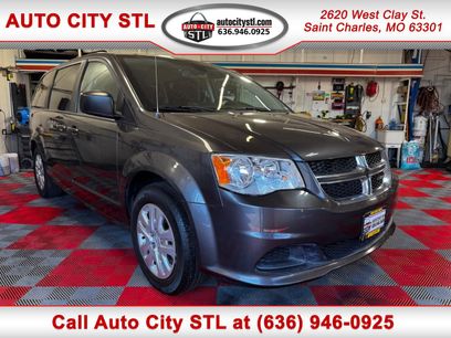 Used 2018 Dodge Grand Caravan SE w/ UConnect Hands-Free Group