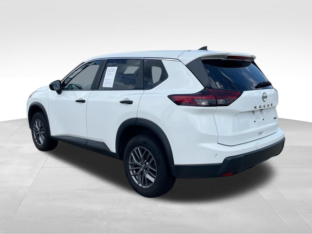 Used 2024 Nissan Rogue S AWD/4WD image 6