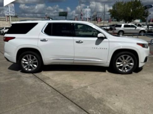 Used 2018 Chevrolet Traverse High Country w/ LPO, Cargo Package AWD/4WD image 4