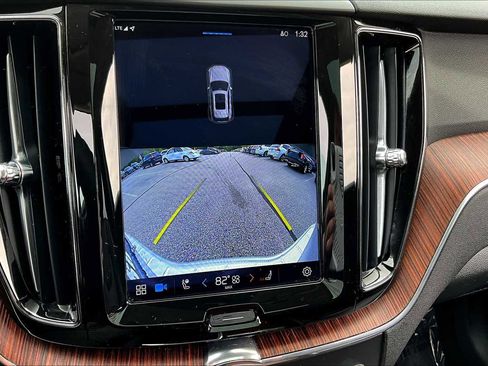 Certified 2023 Volvo XC60 B5 Plus image 27