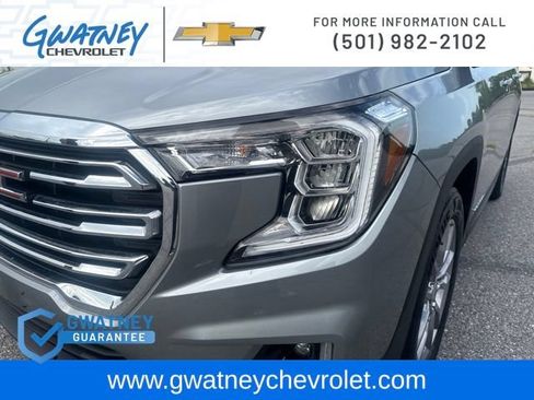 Used 2024 GMC Terrain SLT AWD/4WD image 14