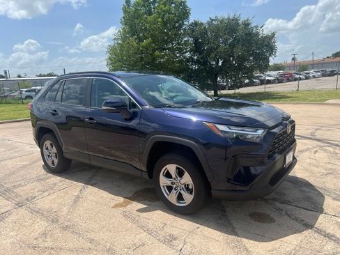 Used 2024 Toyota RAV4 XLE AWD/4WD image 18