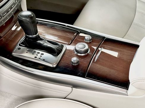 Used 2015 INFINITI Q70 L 5.6 w/ V8 Deluxe Technology Package image 33