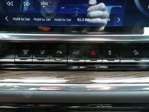 Certified 2024 Chevrolet Silverado 2500 LT w/ Z71 Sport Edition image 28