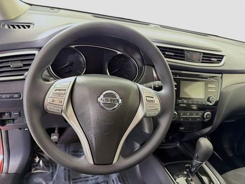 Used 2016 Nissan Rogue S image 12