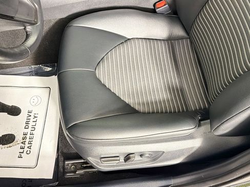 Used 2023 Toyota Camry SE image 18