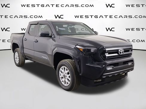 Used 2025 Toyota Tacoma SR5 RWD image 40