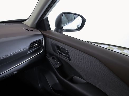 Used 2023 Nissan Rogue S FWD image 20
