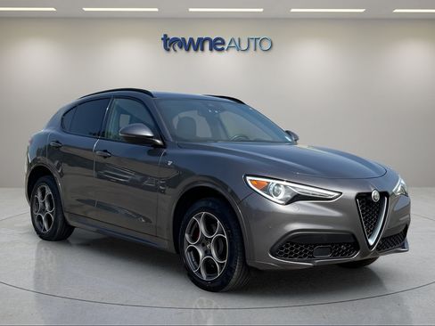 Used 2023 Alfa Romeo Stelvio Ti w/ Active Assist Plus Package AWD/4WD image 7