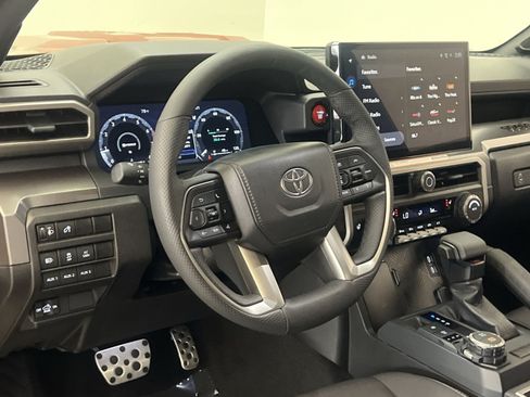Used 2025 Toyota Tacoma TRD Sport w/ TRD Sport Upgrade Package AWD/4WD image 15