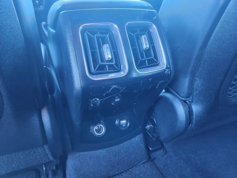 Used 2023 Kia Sorento S image 9