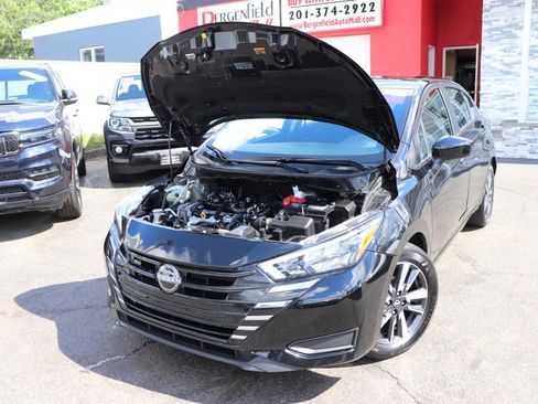 Used 2025 Nissan Versa SV FWD image 43