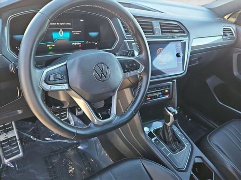 Used 2023 Volkswagen Tiguan SE R-Line image 10