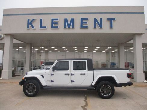 Used 2020 Jeep Gladiator Overland image 2