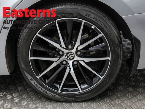 Used 2024 Toyota Camry SE image 8