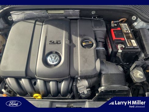 Used 2013 Volkswagen Beetle 2.5 image 22