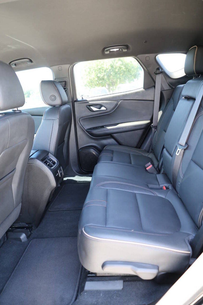 Used 2024 Chevrolet Blazer Premier w/ Enhanced Convenience Package AWD/4WD image 17