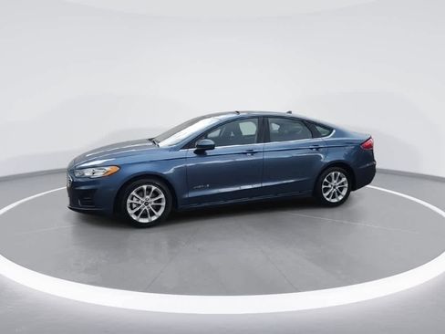 Used 2019 Ford Fusion SE FWD image 4