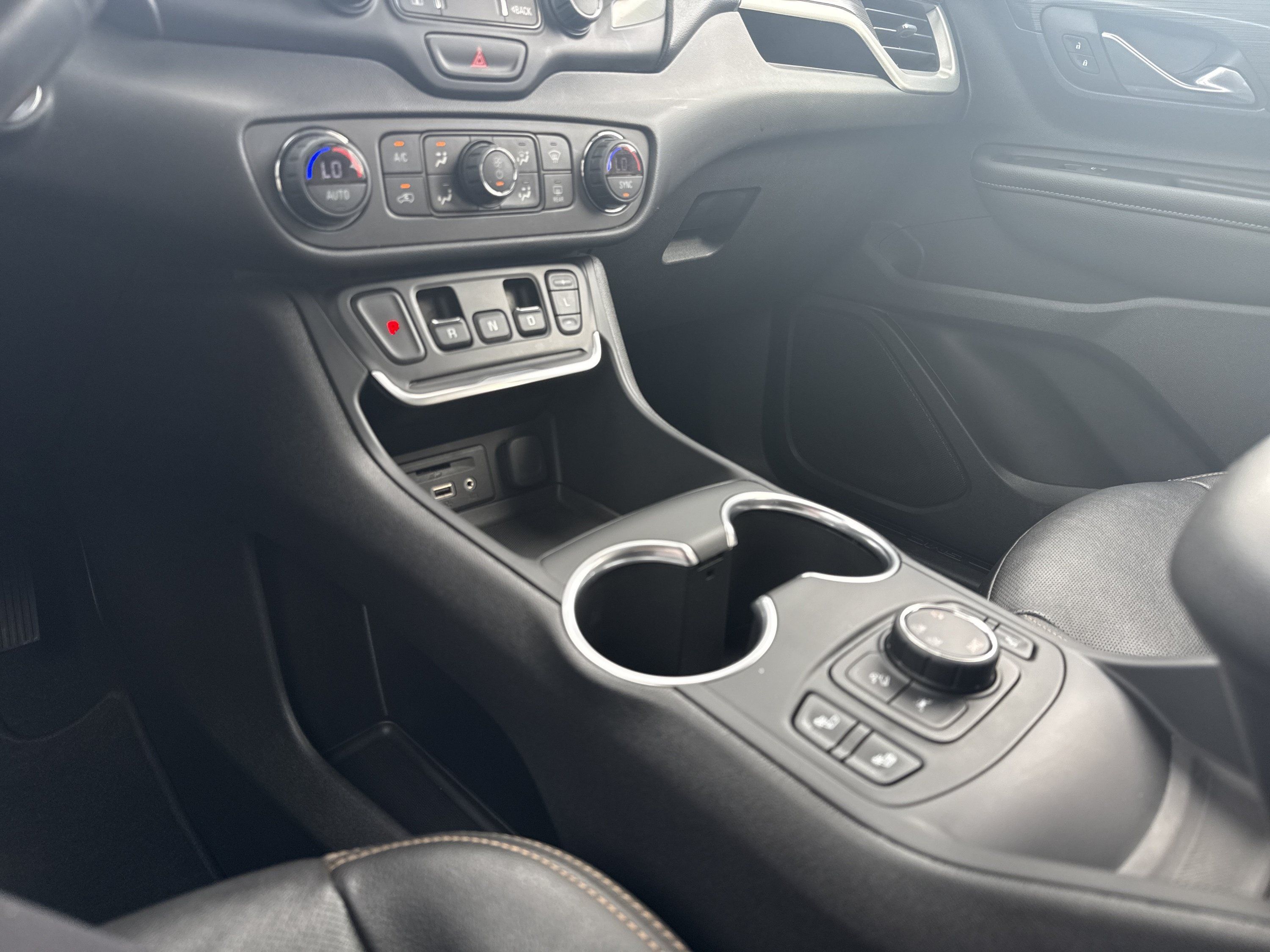 Used 2020 GMC Terrain SLT AWD/4WD image 14