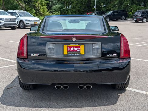 Used 2006 Cadillac XLR V RWD image 31