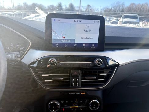 Used 2022 Ford Escape SE w/ SE Sport Appearance Package image 13