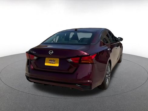 Used 2025 Nissan Altima 2.5 SV FWD image 14