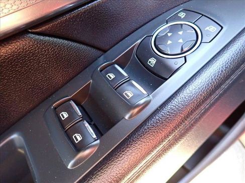 Used 2019 Ford Explorer XLT w/ Equipment Group 202A AWD/4WD image 15