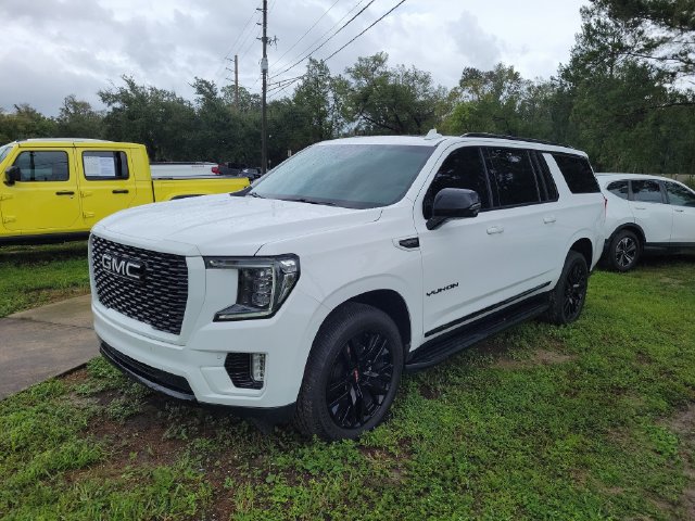 Used 2021 GMC Yukon XL SLT w/ SLT Premium Package RWD image 4